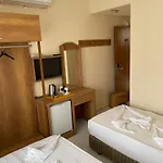 Hotel Dilhan 2*